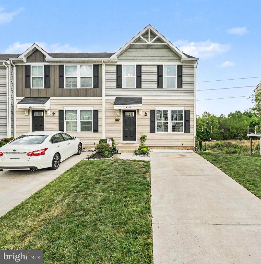 35202 Sara Court - Photo 1