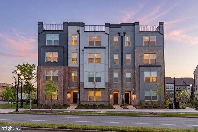 1147 Herndon Parkway - Photo 1