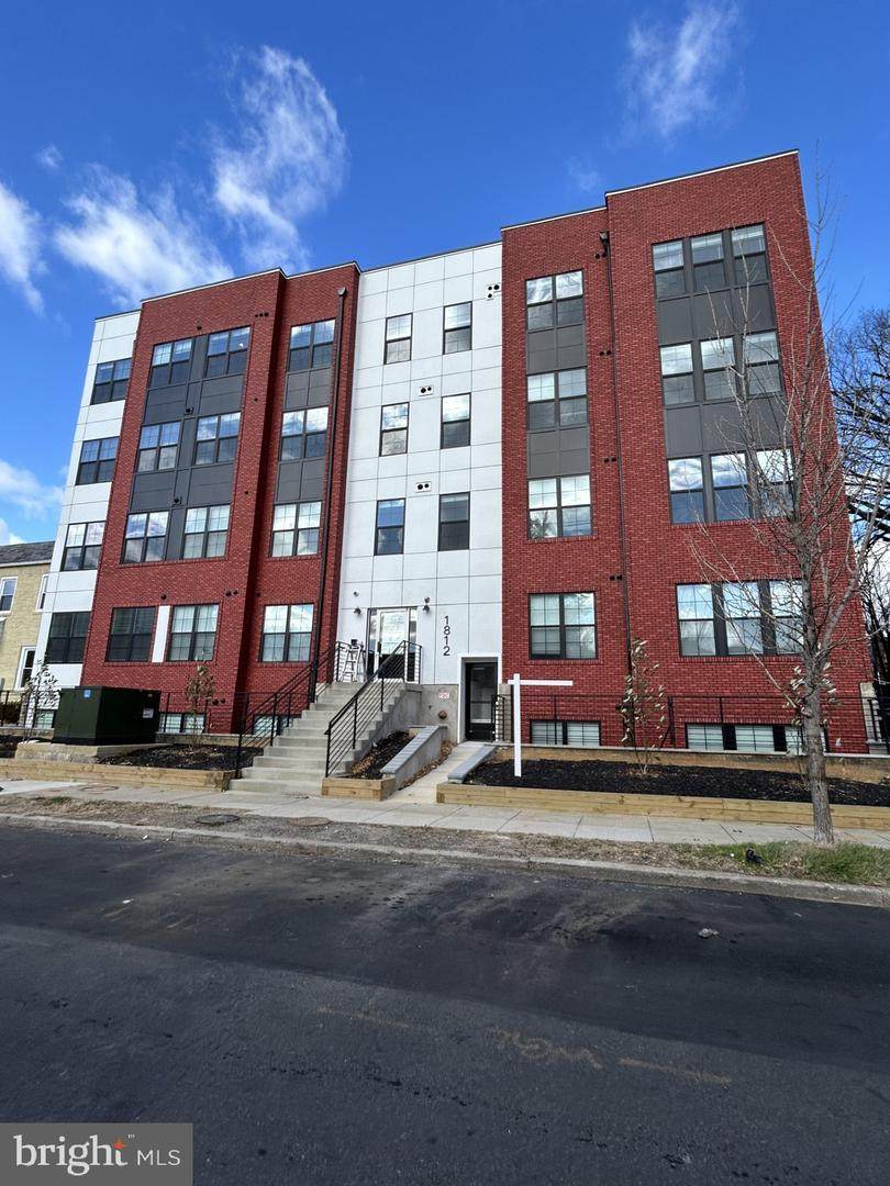 1812 H Place - Photo 1