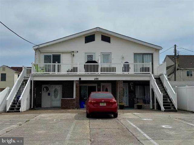 255 13TH Street - Photo 1