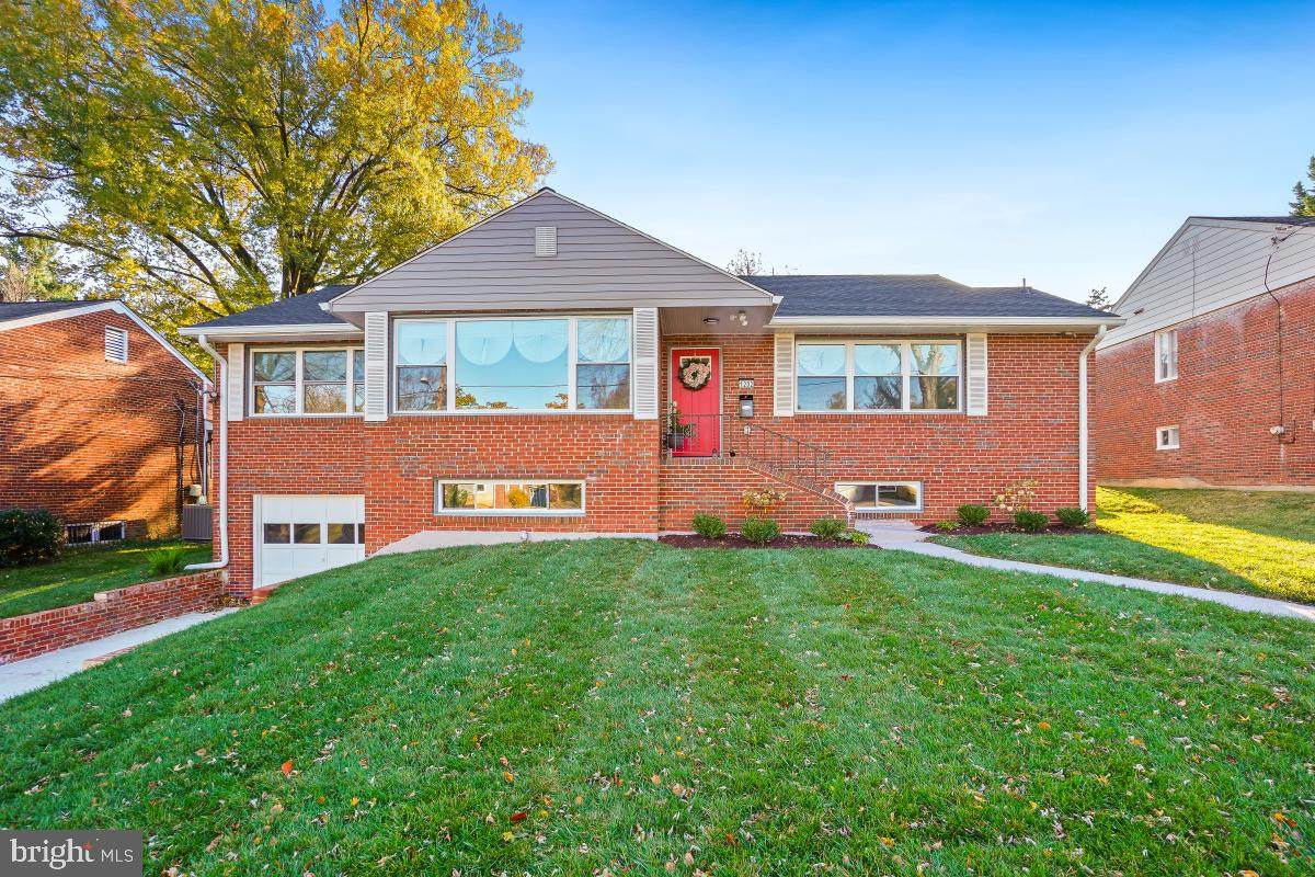 1202 Burton Street - Photo 1
