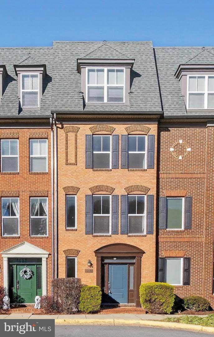 1415 Trafalgar Lane - Photo 1