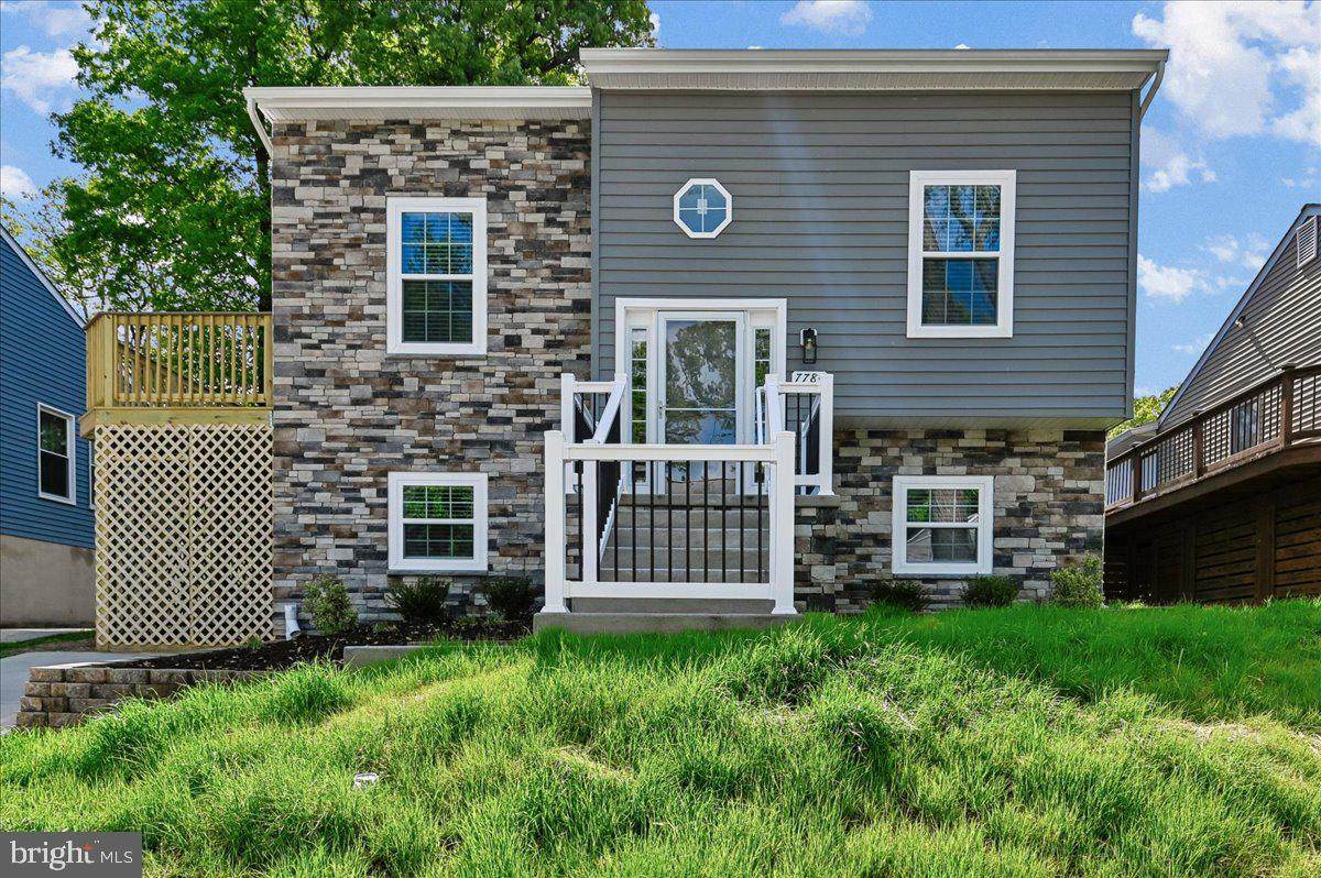 7784 Lakeland Avenue - Photo 1