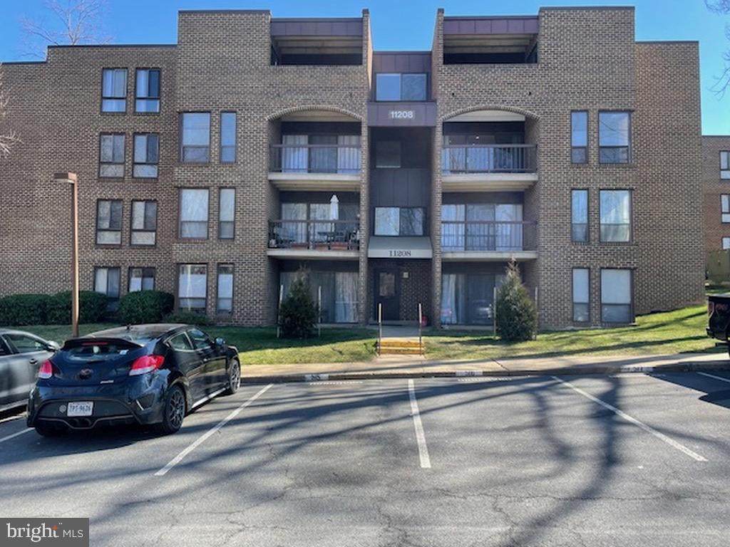 11208 Chestnut Grove Square - Photo 1