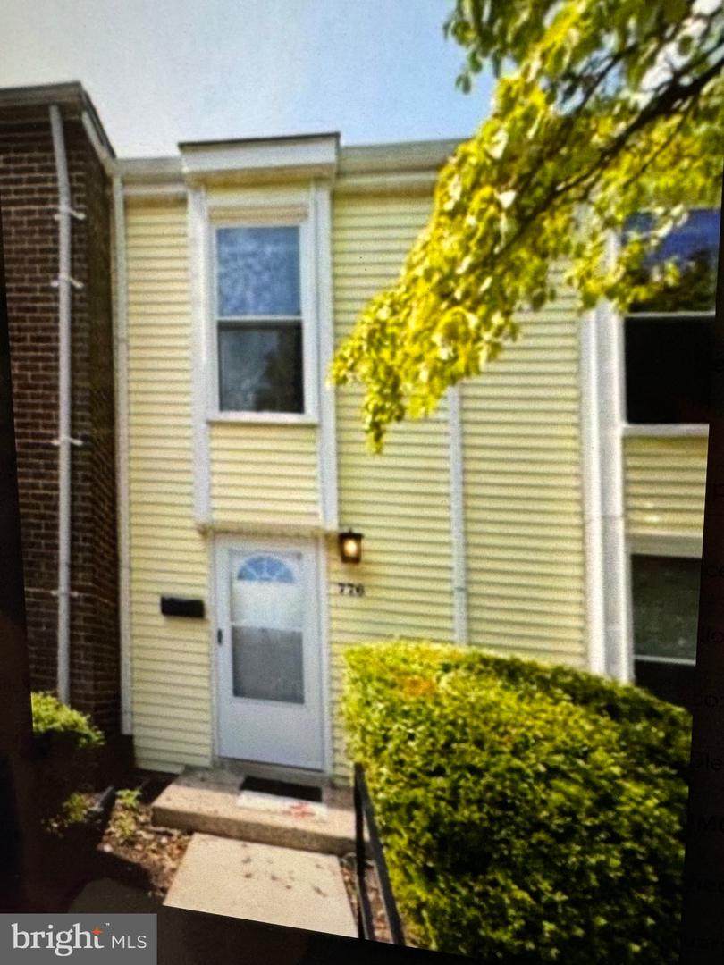 776 Side Drive - Photo 1