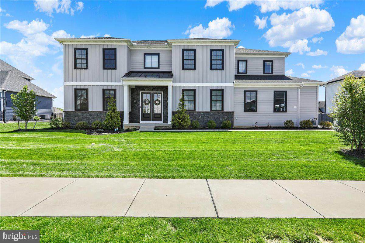 658 Fleetwood Drive - Photo 1