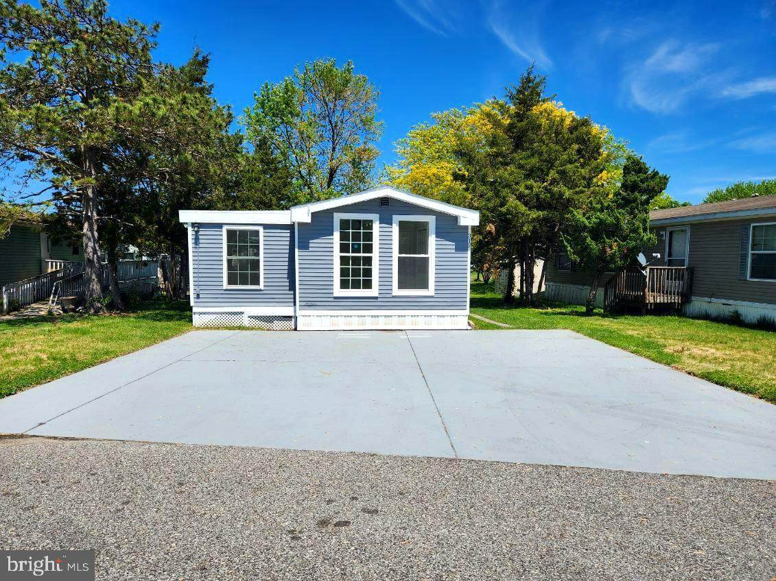 312 Arizona Avenue - Photo 1