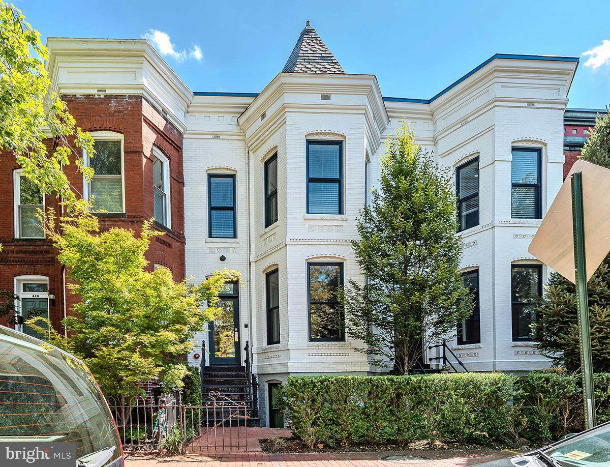418 7TH Street - Photo 1