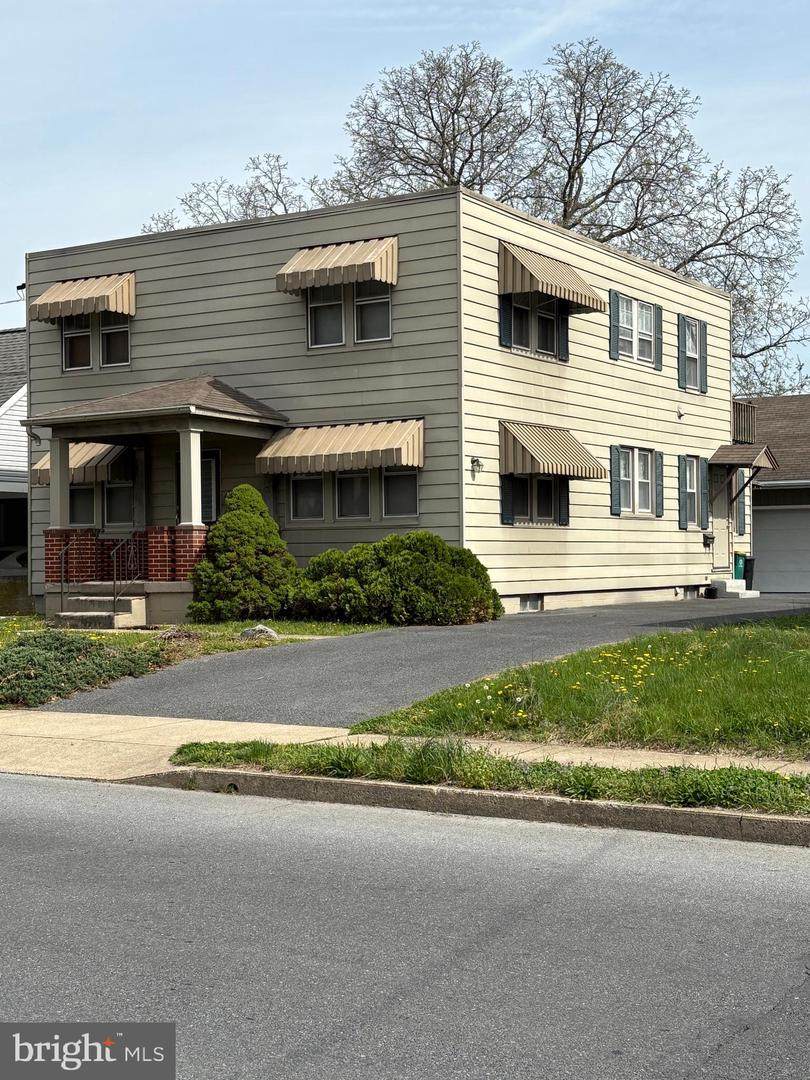 635 Stanley Avenue - Photo 1