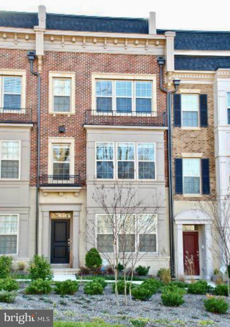 518 Rampart - Photo 1