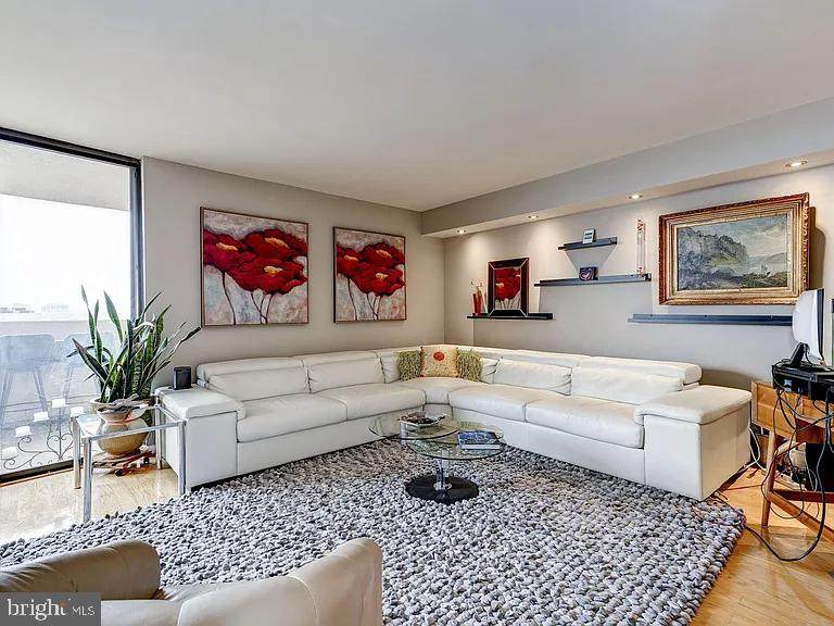 1101 Arlington Ridge Road - Photo 1