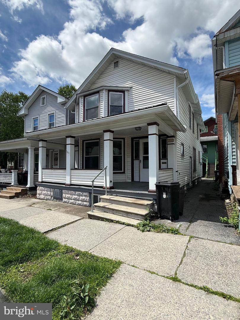 1512 Moore Street - Photo 1