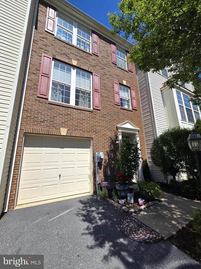 135 Pittman Court - Photo 1