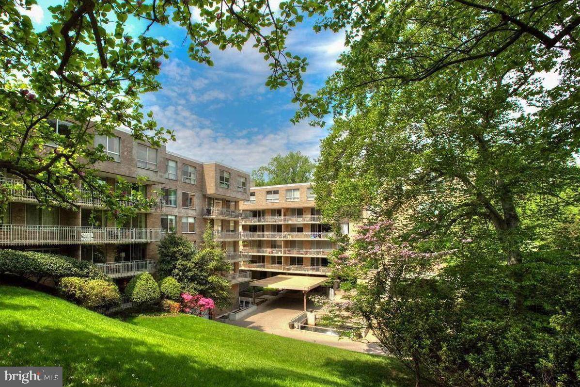 4100 Cathedral Avenue - Photo 1