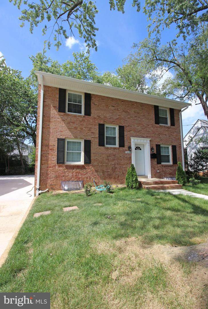 5609 5TH Street - Photo 1