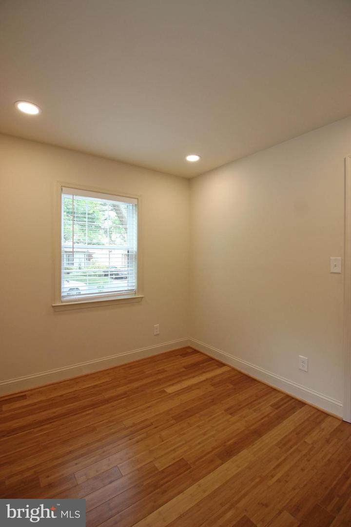 https://bt-photos.global.ssl.fastly.net/brightmls/orig_boomver_1_804884050458-2.jpg