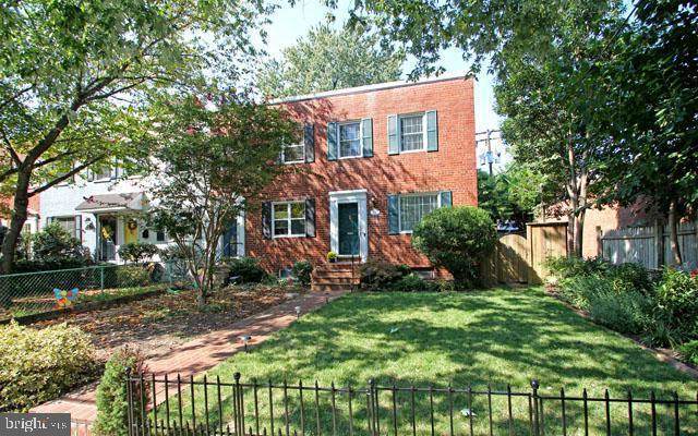 711 Columbus Street - Photo 1