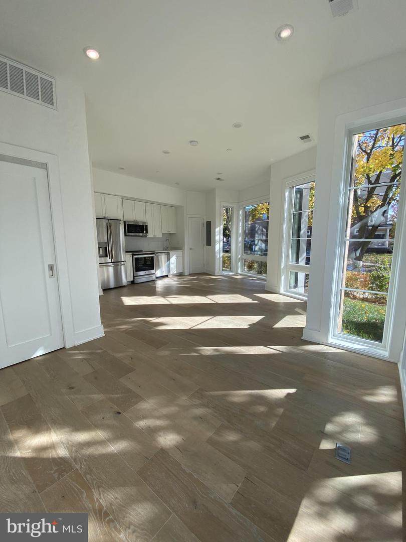 5301 Connecticut Avenue - Photo 1