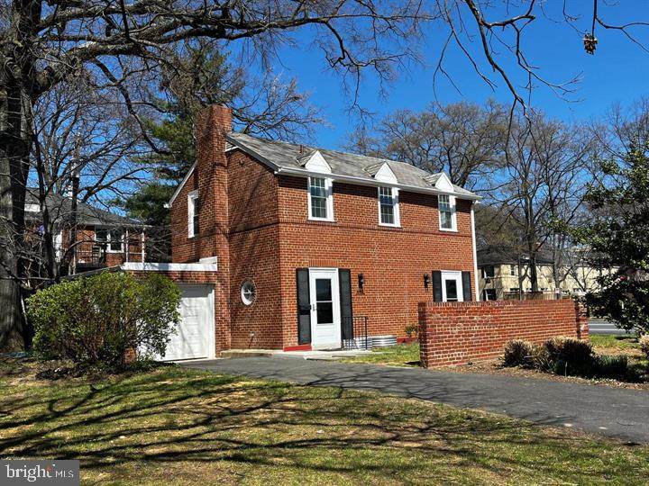 4401 Arlington Boulevard - Photo 1
