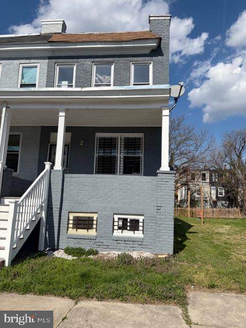1610 Carswell Street - Photo 1