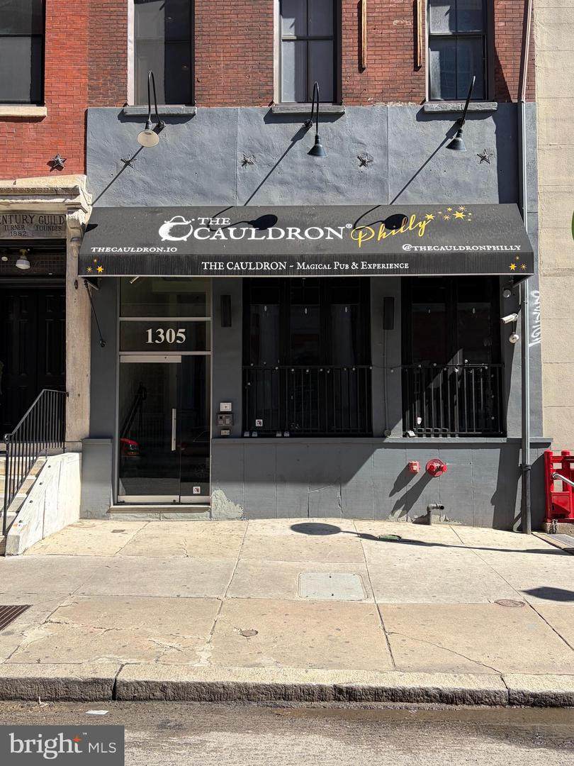 1305 Locust Street - Photo 1