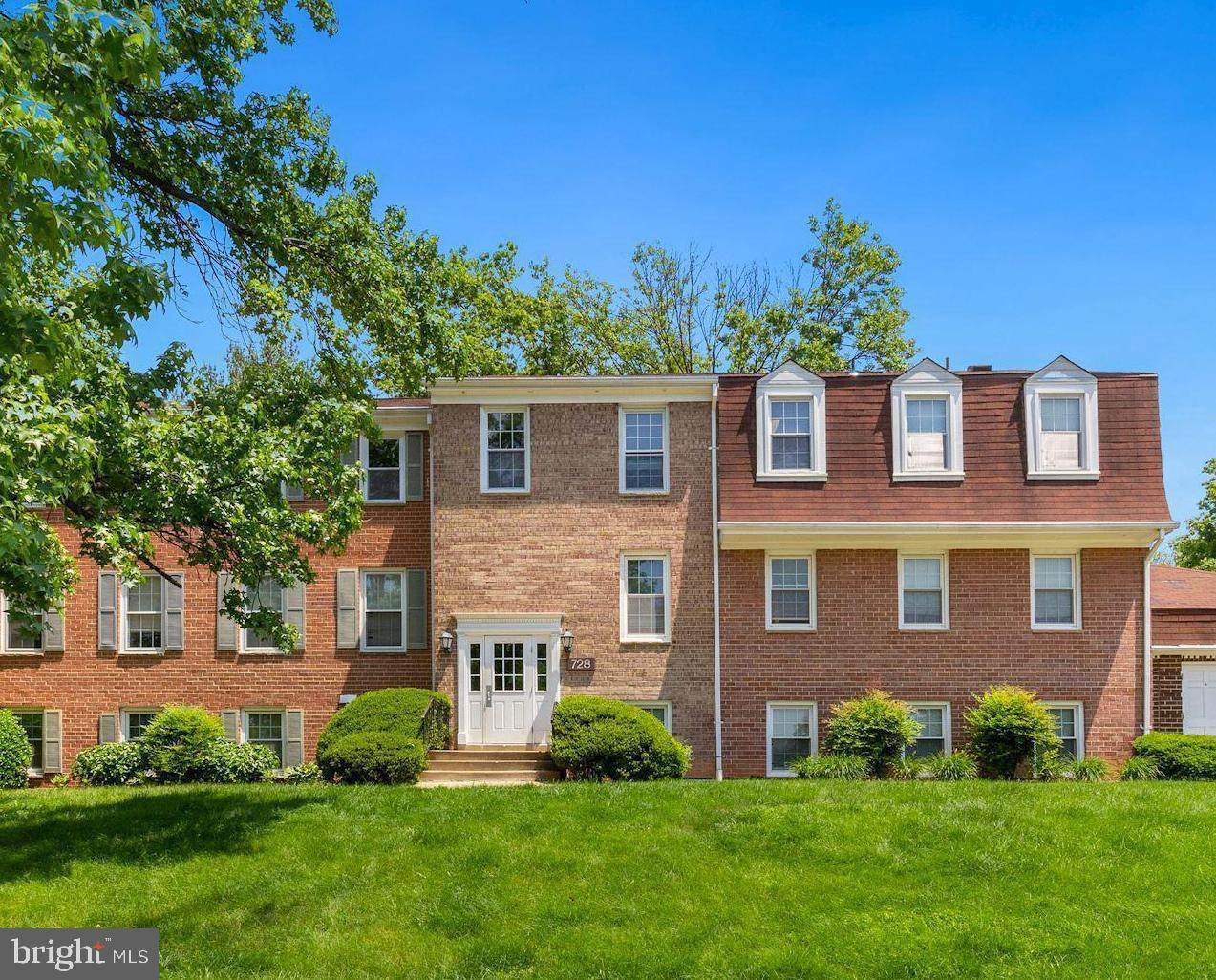 728 Quince Orchard Boulevard - Photo 1
