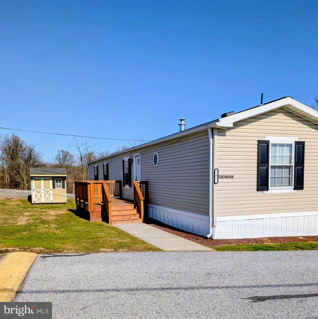 7 Denbigh Lane - Photo 1