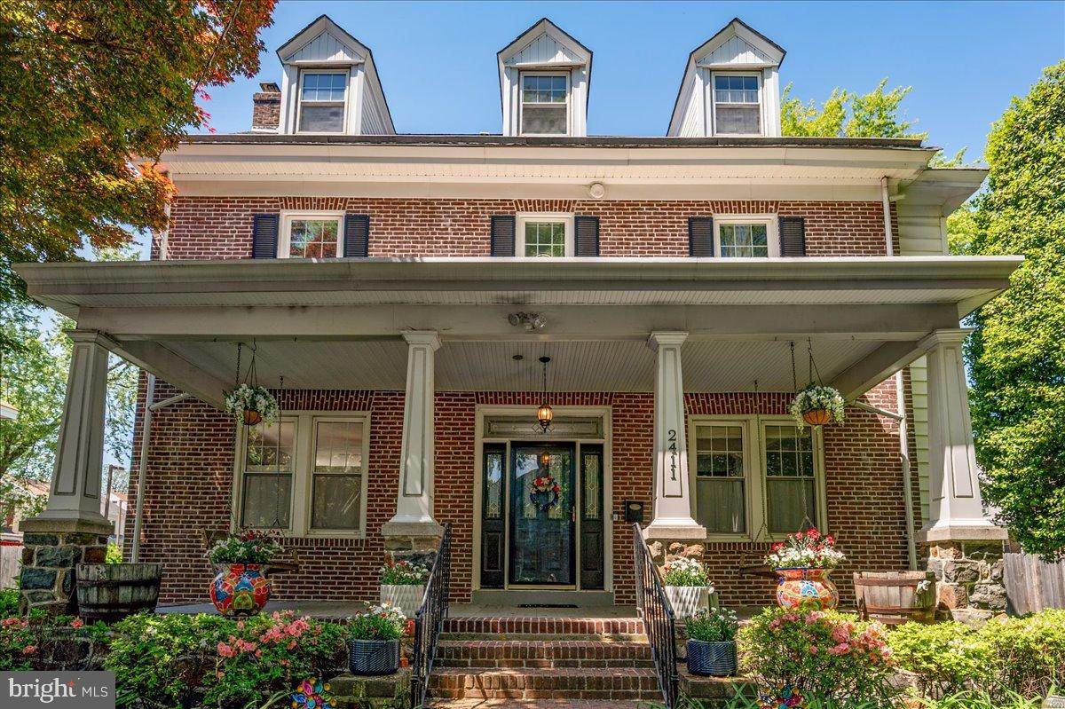 2411 Franklin - Photo 1