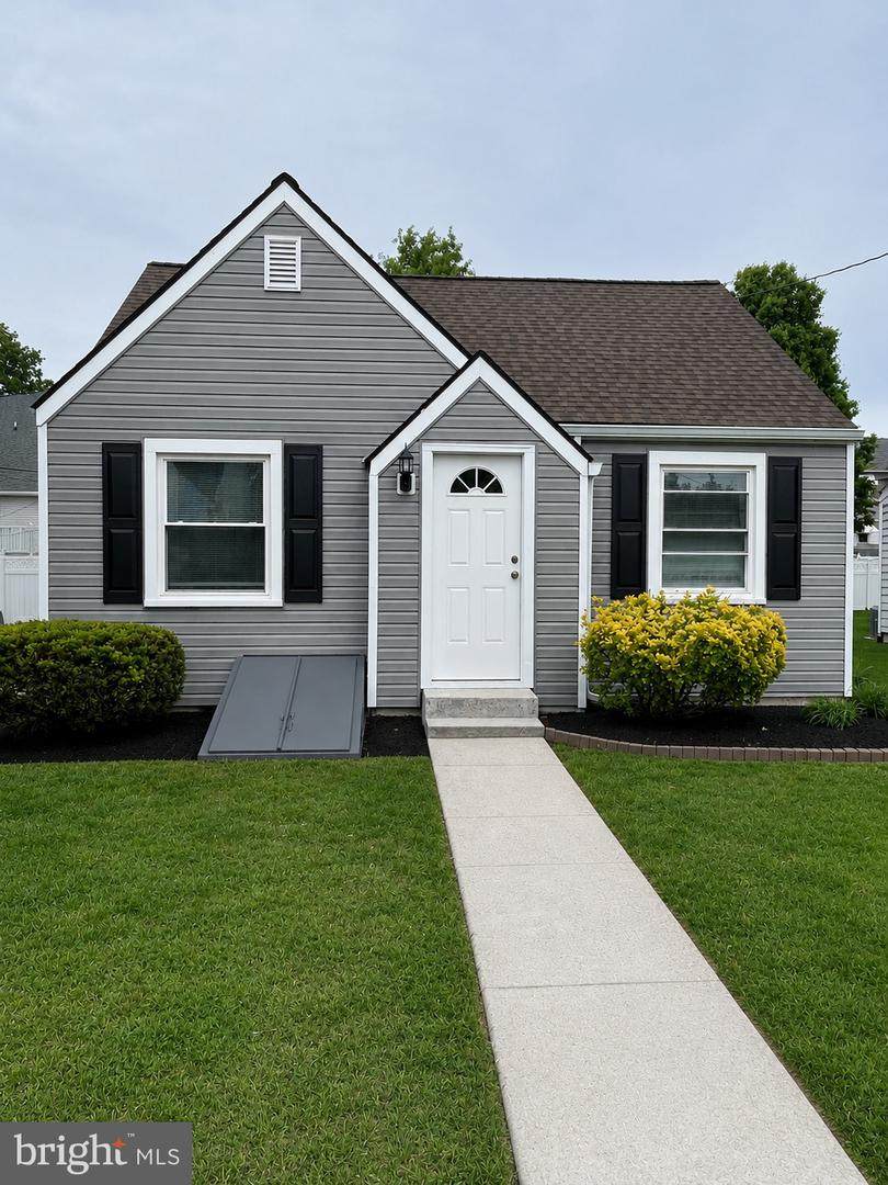 105 Harding Avenue - Photo 1