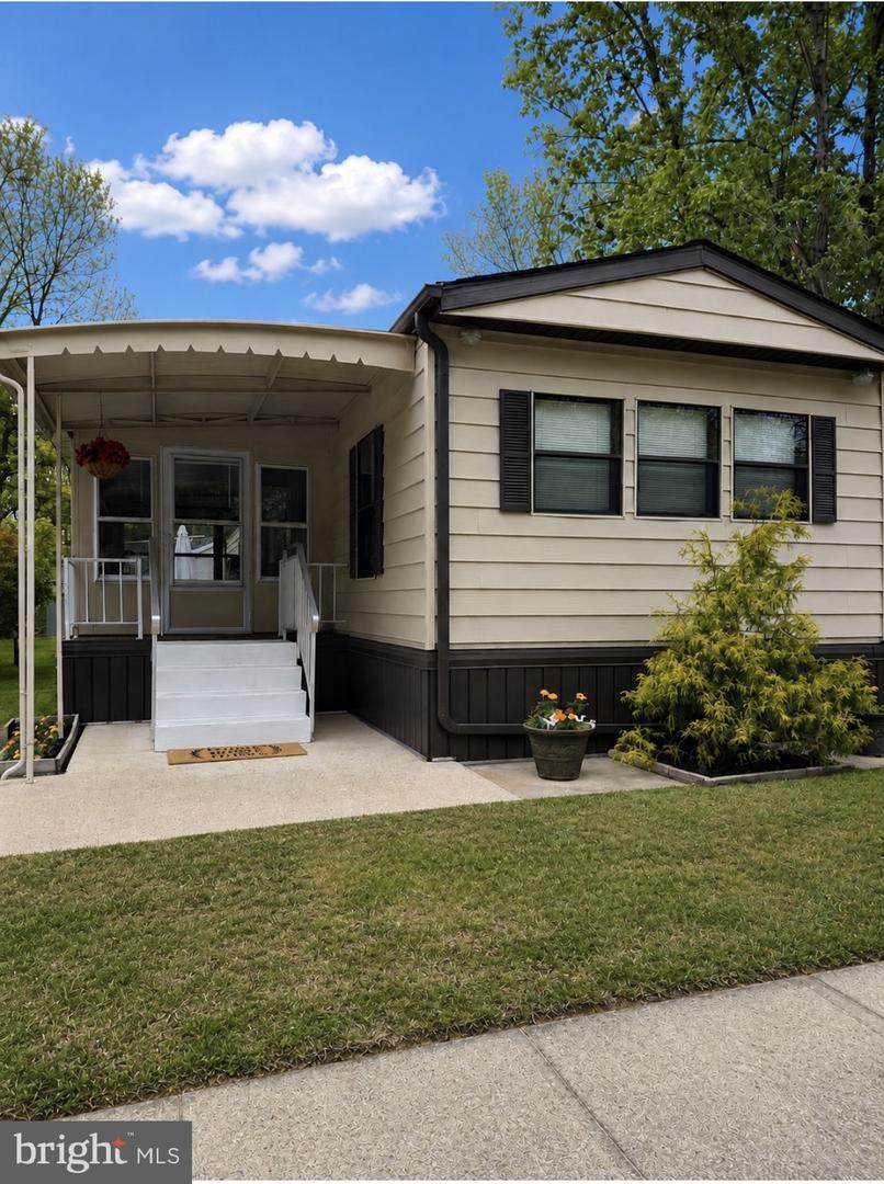 22 Pineview - Photo 1