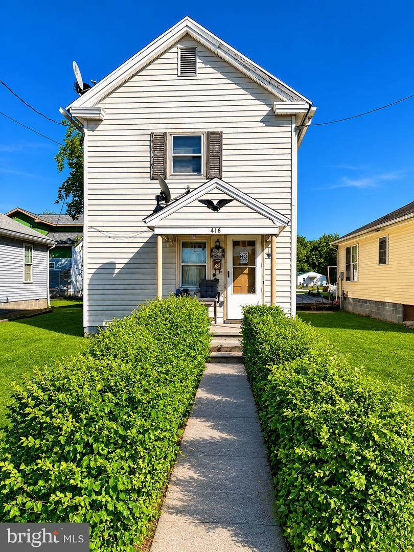 416 Camper Street - Photo 1
