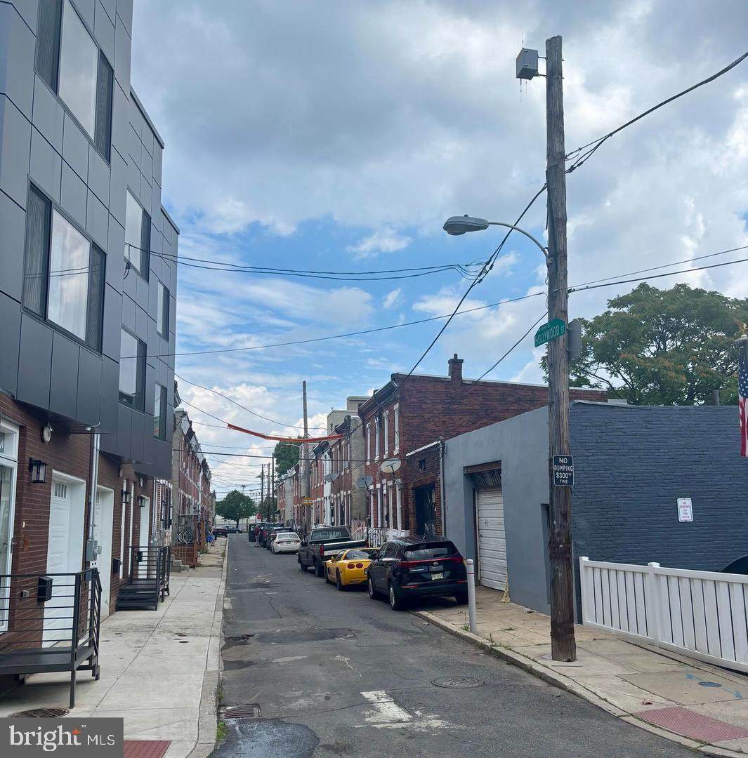 1347 Hollywood Street - Photo 1