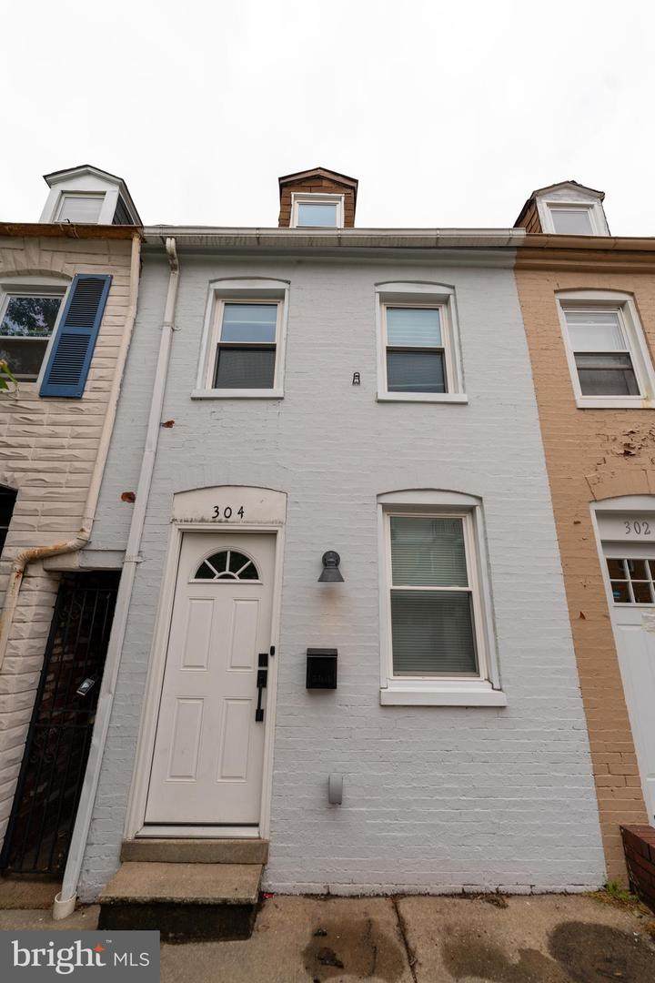 304 Wolfe Street - Photo 1