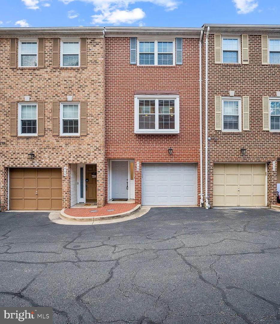948 Rolfe Street - Photo 1