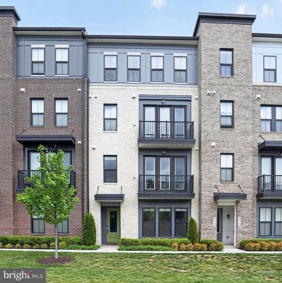 43242 Farringdon Square - Photo 1