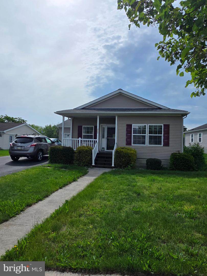 502 Falcon Drive - Photo 1