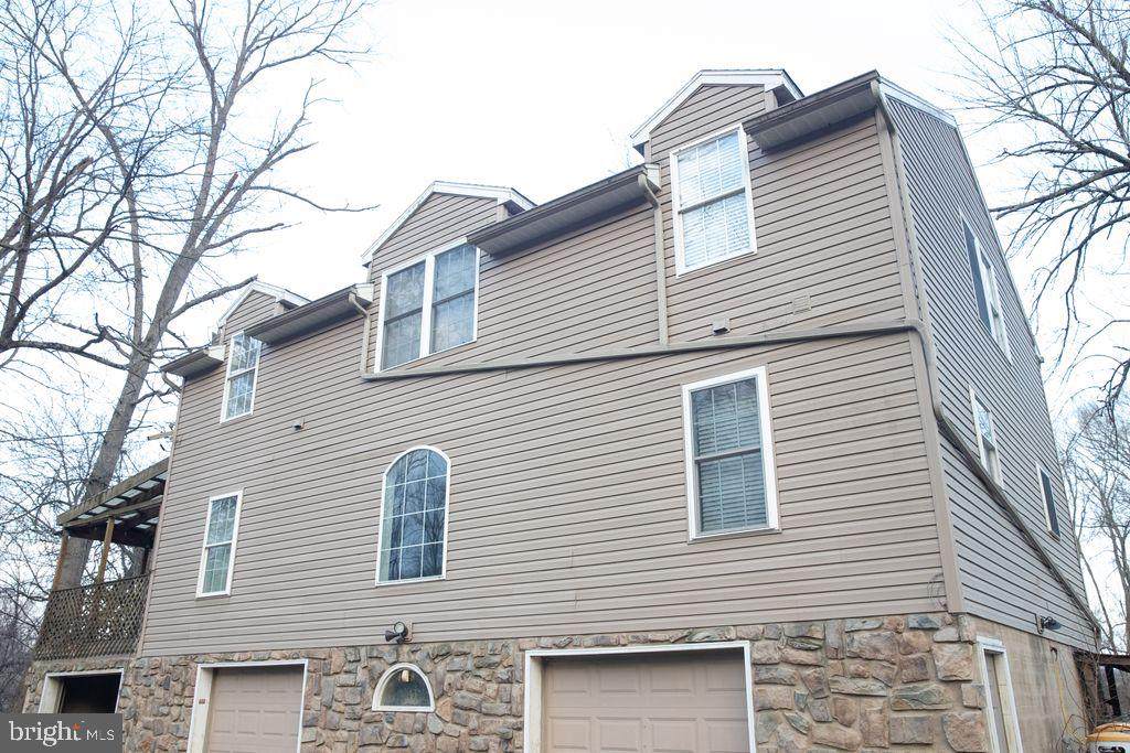 198 Valley Lane - Photo 1