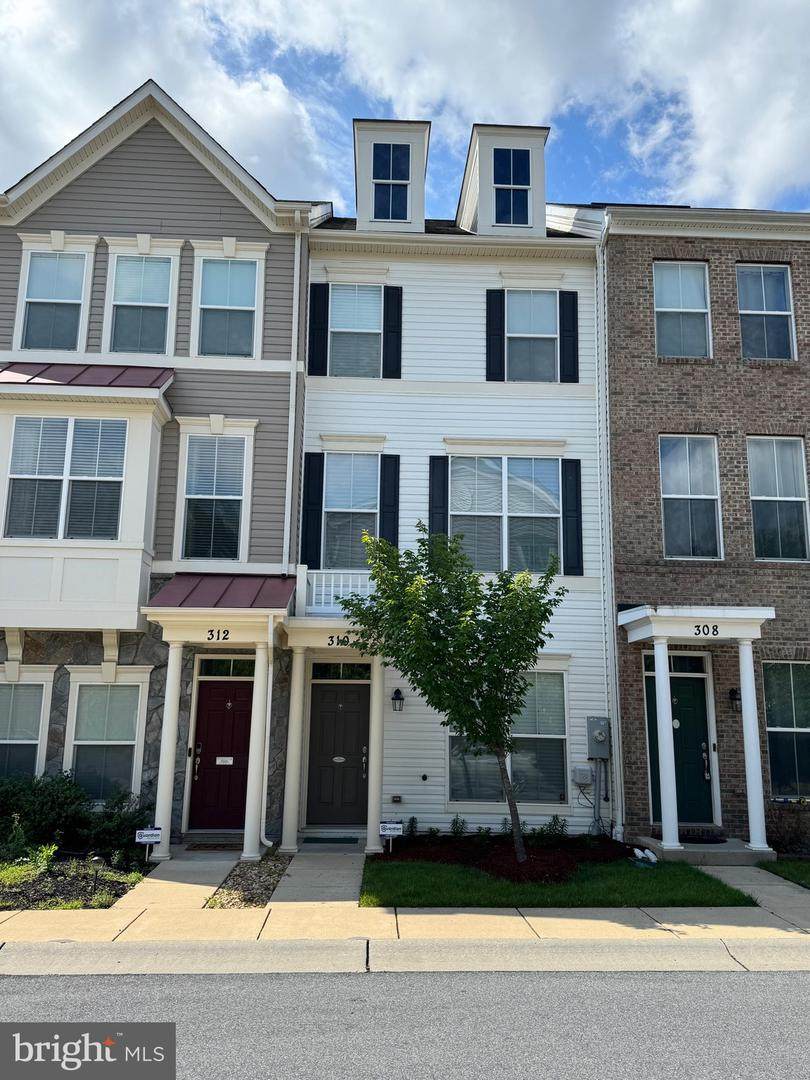 310 White Oak Way - Photo 1