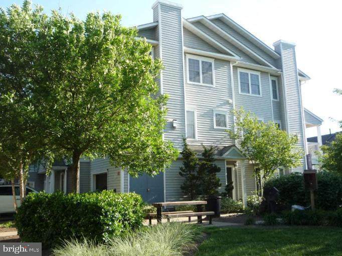 4542 Superior Square - Photo 1