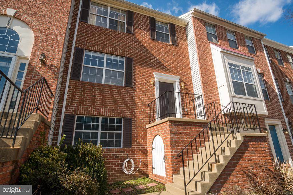 206 Dundee Place - Photo 1