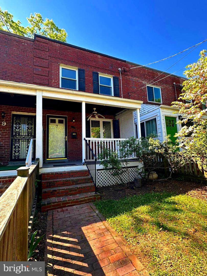 7 Clifford Avenue - Photo 1
