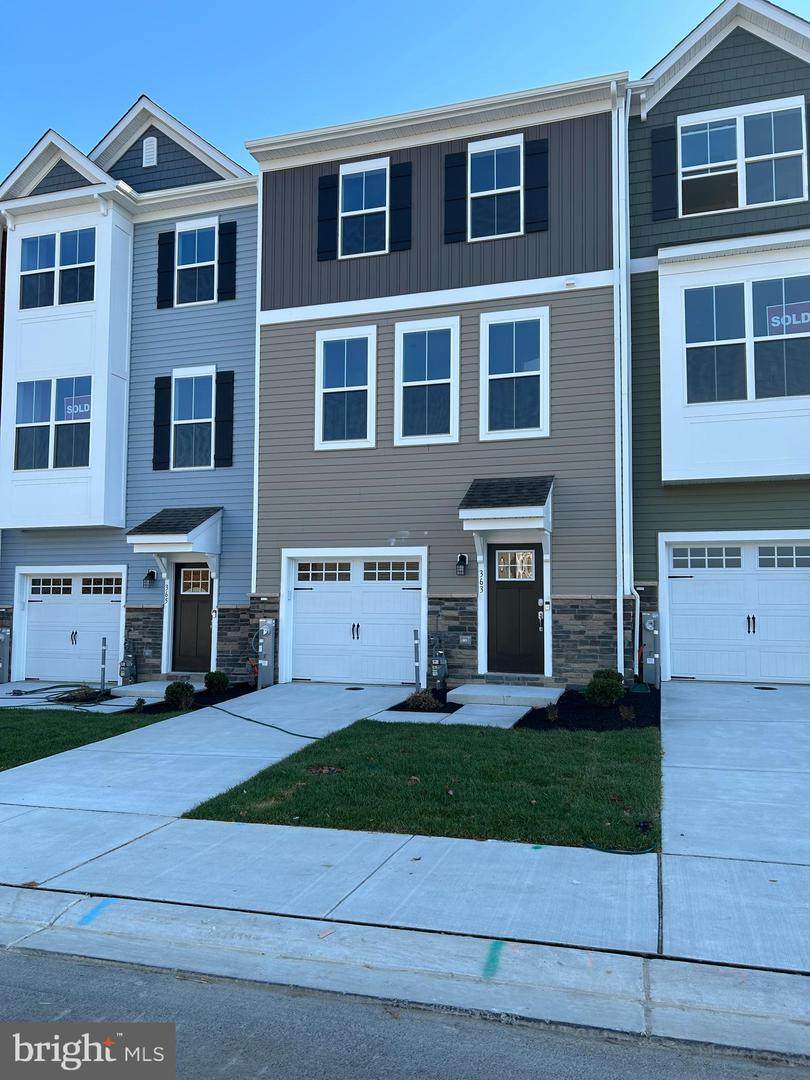 #171-0326 Aqua Square - Photo 1