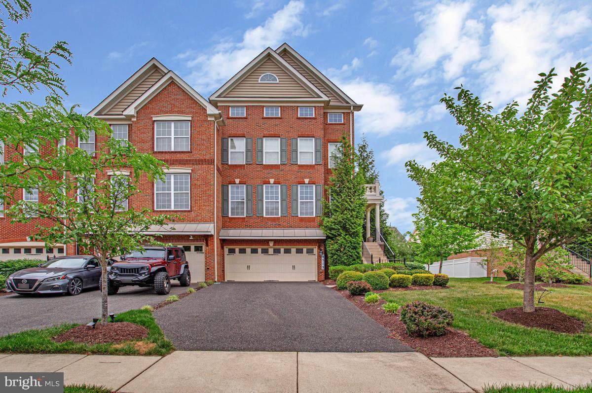 4512 Grazing Way - Photo 1