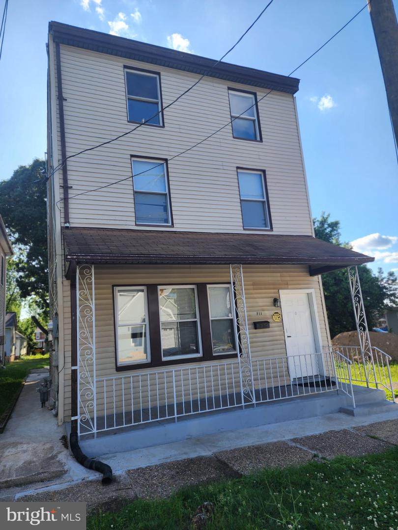 211 Broad Street - Photo 1
