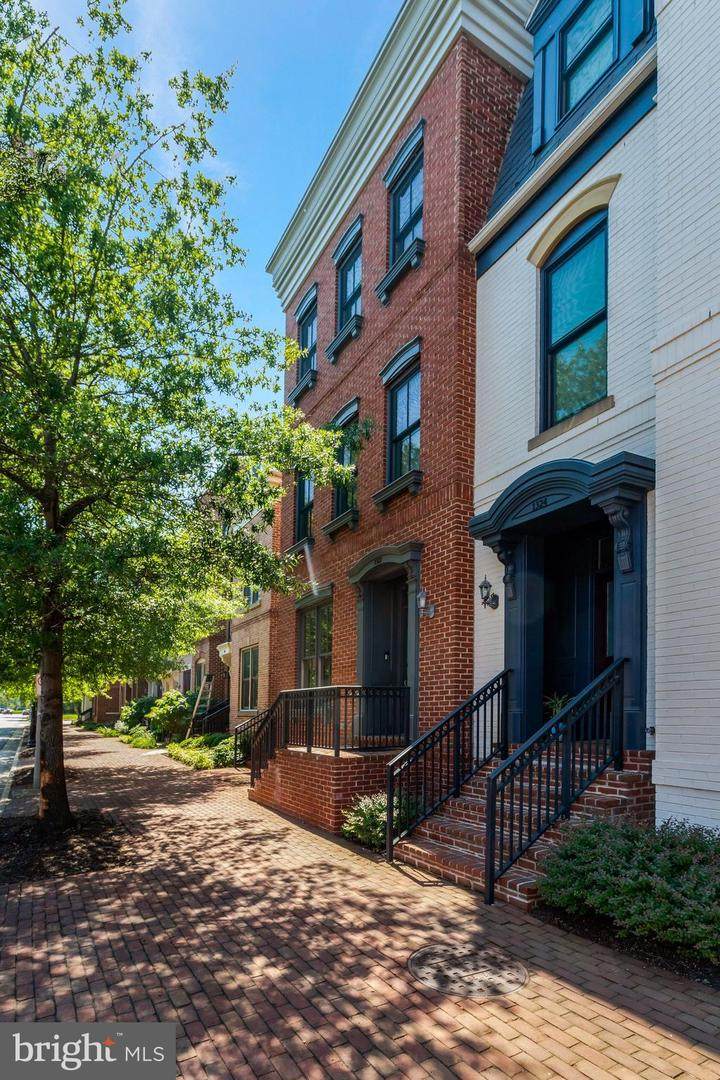 1322 Duke Street - Photo 1