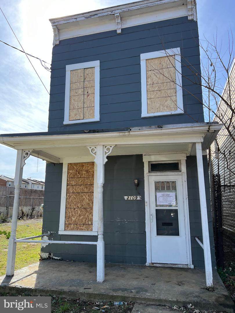 2109 Fairlawn Avenue - Photo 1