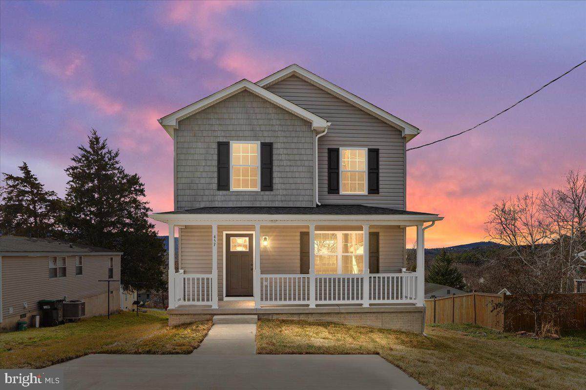 209 East Locust Street - Photo 1