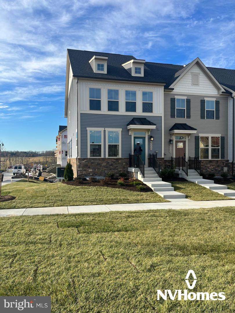 6000 Stoneroller St - Photo 1