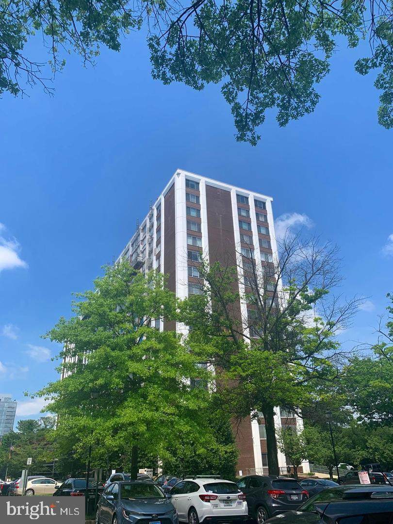 11801 Rockville Pike - Photo 1