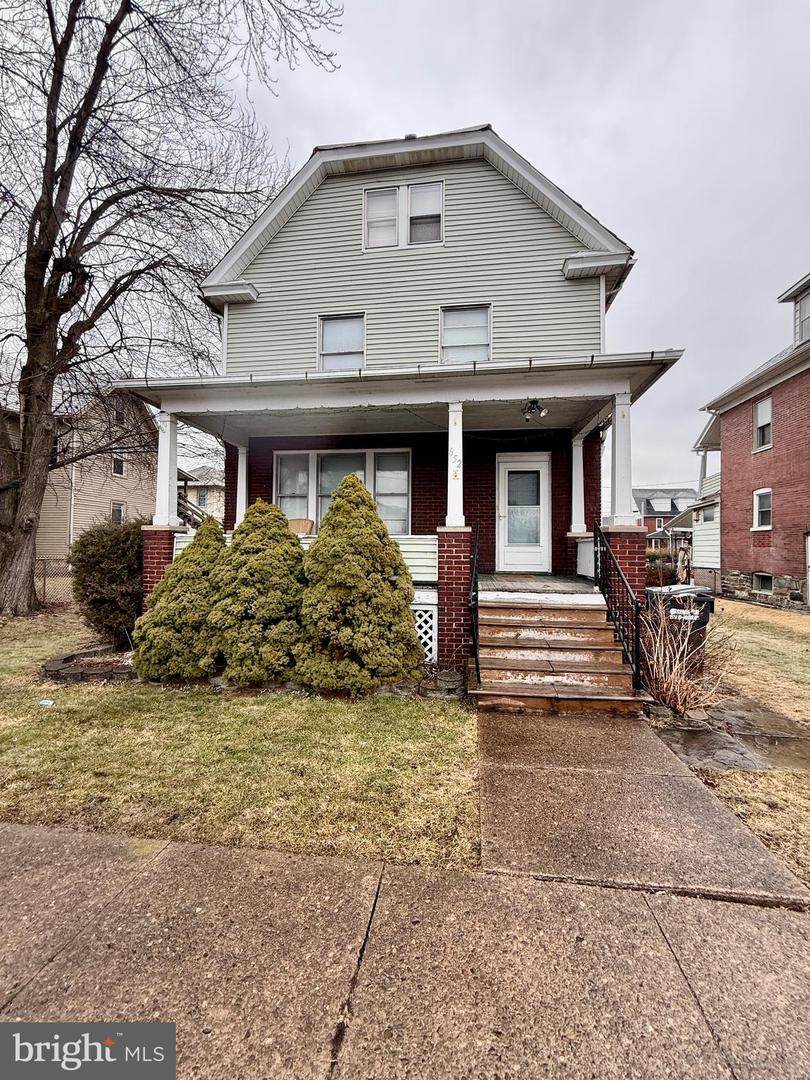 652 7TH - Photo 1